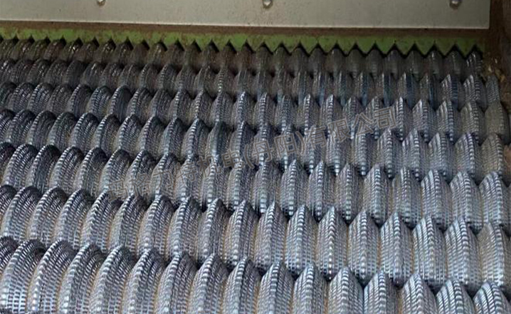 Wood chip V-shaped roller screening machine